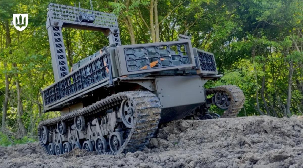 "Мураха", з огляду на свої габарити, один з лідерів по вантажопідйомності / фото Міноборони "Мураха", з огляду на свої габарити, один з лідерів по вантажопідйомності / фото Міноборони