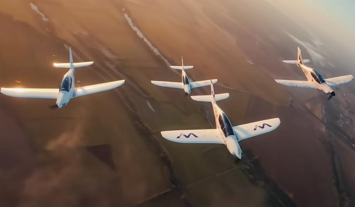 SHARKS&WHALES REAPED BY MAN 北欧メロハー,AOR Літаки для України - компанія SHARK.AERO передала легкомоторну