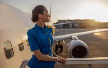 Об этом никто не говорит: стюардесса рассказала о "темных сторонах" своей работы