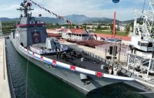 КНДР з другої спроби урочисто спустила свій затонулий есмінець на воду (фото)