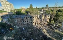 Пробила аж до подвала: глава МВД о попадании ракеты в 5-этажку в Киеве
