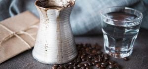 Кофе станет в сто раз вкуснее: просто положите щепотку этого продукта