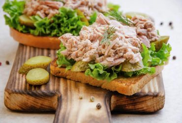 Дієтологи пояснили, чому не варто ігнорувати ці доступні рибні консерви