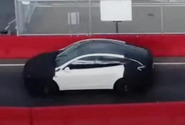 Появились шпионские снимки неизвестной Tesla