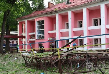 Россияне ударили по Харькову авиабомбами: есть погибшая и много раненых (фото)