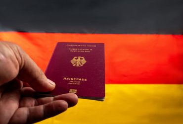 У Німеччині різко зросла кількість видачі громадянств іноземцям, серед яких багато росіян