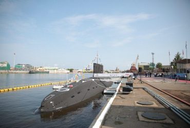 Российский флот получил новую субмарину-носитель ракет Калибр (фото)