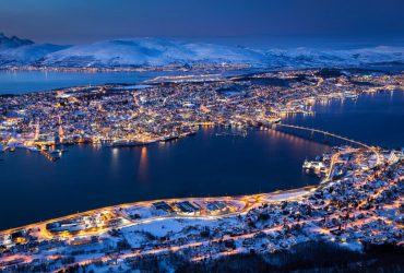 У приголомшливому місті по кілька місяців не заходить сонце: чим ще воно може вразити туристів