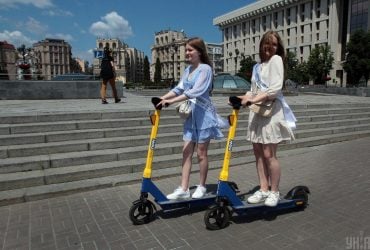 Їде половина випускниць: Україну почали залишати дівчата, - The Telegraph