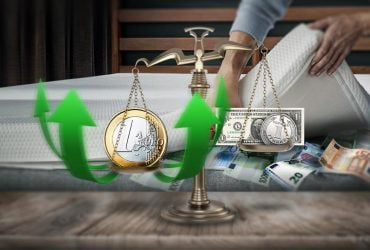 Курс на рекорд: заменит ли евро старых зеленых "президентов" под матрасами украинцев