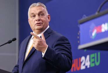 Зачем Орбан взялся делить Украину