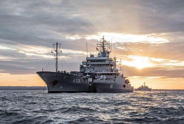 Почему корабли не бросают якорь посреди океана - и что делают вместо этого