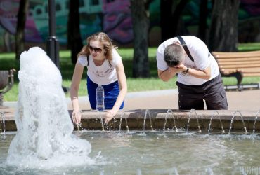Мощная жара в Украине: синоптик назвал области, которые разогреет до +38°