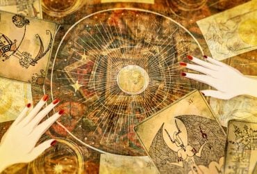 Гороскоп на ноябрь-2025 по картам Таро: Рыбам - обновление, Стрельцам - деньги