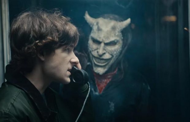 Вышел трейлер подросткового хоррора "Черный телефон 2" от Blumhouse