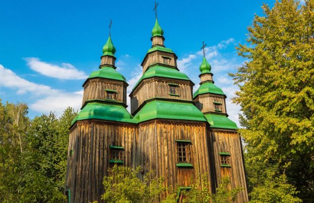 4 червня: церковне свято сьогодні, з ким треба поділитися хлібом цього дня