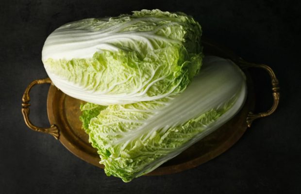 Почему "пекинка" желтеет изнутри: чем опасен некроз и как уберечь урожай заранее