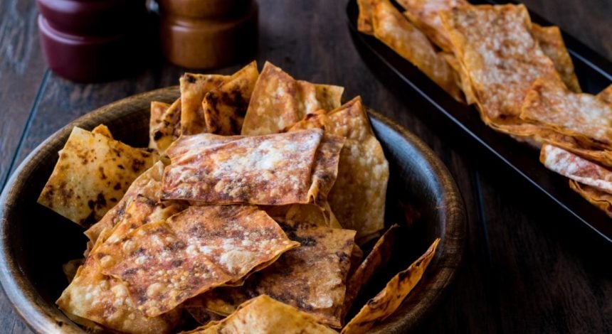 Что делать с сухим лавашом: три вкусных рецепта на скорую руку