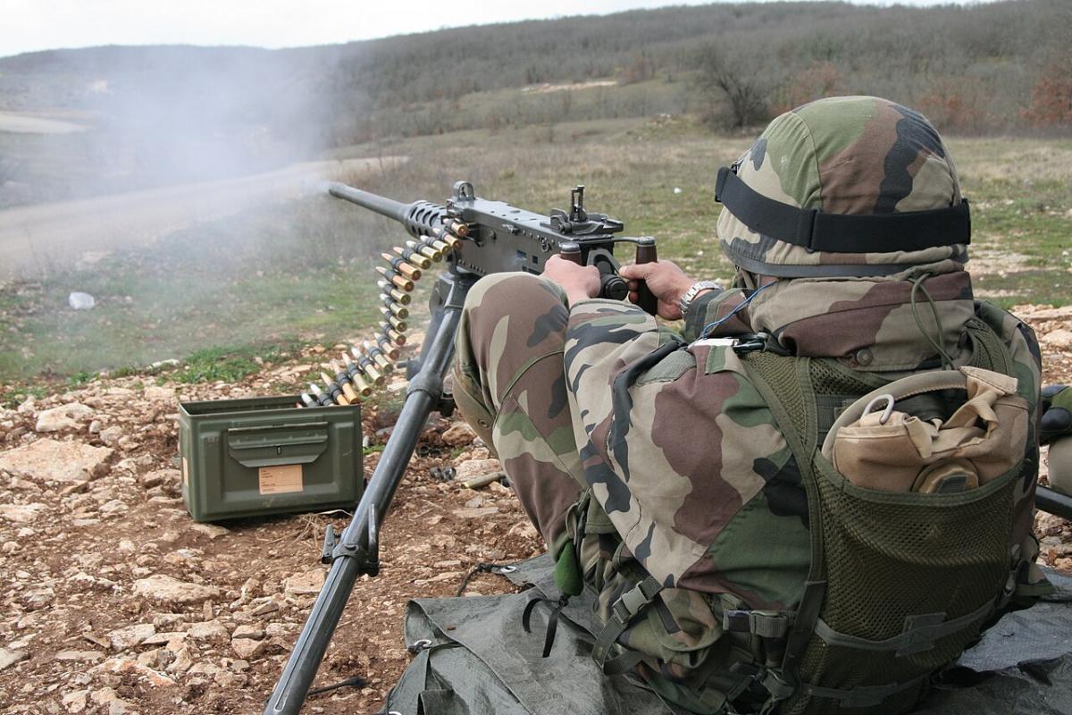 Благодаря M2 украинские роботизированные системы могут доставлять военным оружие, а также эвакуировать раненых бойцов / иллюстративное фото Википедия Благодаря M2 украинские роботизированные системы могут доставлять военным оружие, а также эвакуировать раненых бойцов / иллюстративное фото Википедия