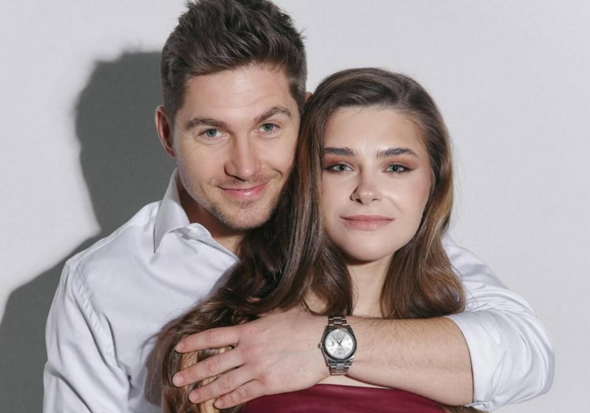 Шоумен Остапчук освідчився дружині з елітною каблучкою від Tiffany / фото instagram.com/ostapchukkaterynaa Шоумен Остапчук освідчився дружині з елітною каблучкою від Tiffany / фото instagram.com/ostapchukkaterynaa