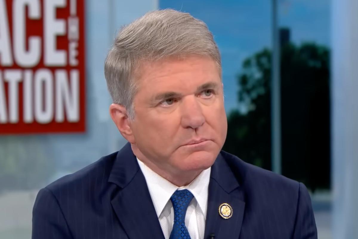 Конгрессмен Маккол призвал отменить паузу в поставках оружия Украине / скриншот Конгрессмен Маккол призвал отменить паузу в поставках оружия Украине / скриншот