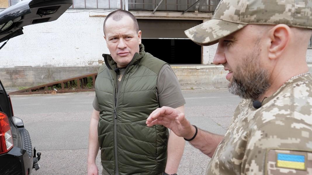 «Українська команда» передала черговий позашляховик на передову / фото "Українська команда" «Українська команда» передала черговий позашляховик на передову / фото "Українська команда"