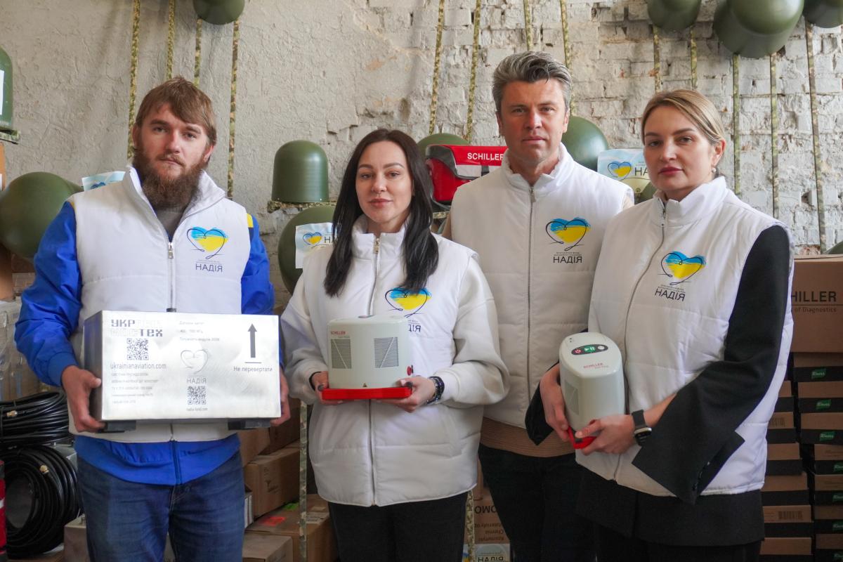 Валерій Дубіль, Віта Присяжнюк і фонд 'Надія' забезпечили захисників понад 800 одиницями критично важливої техніки Валерій Дубіль, Віта Присяжнюк і фонд 'Надія' забезпечили захисників понад 800 одиницями критично важливої техніки