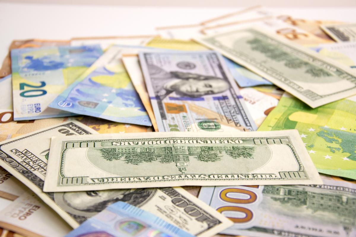 Що буде з курсом долара в Україні після Великодня: прогноз банкіра до 19 квітня