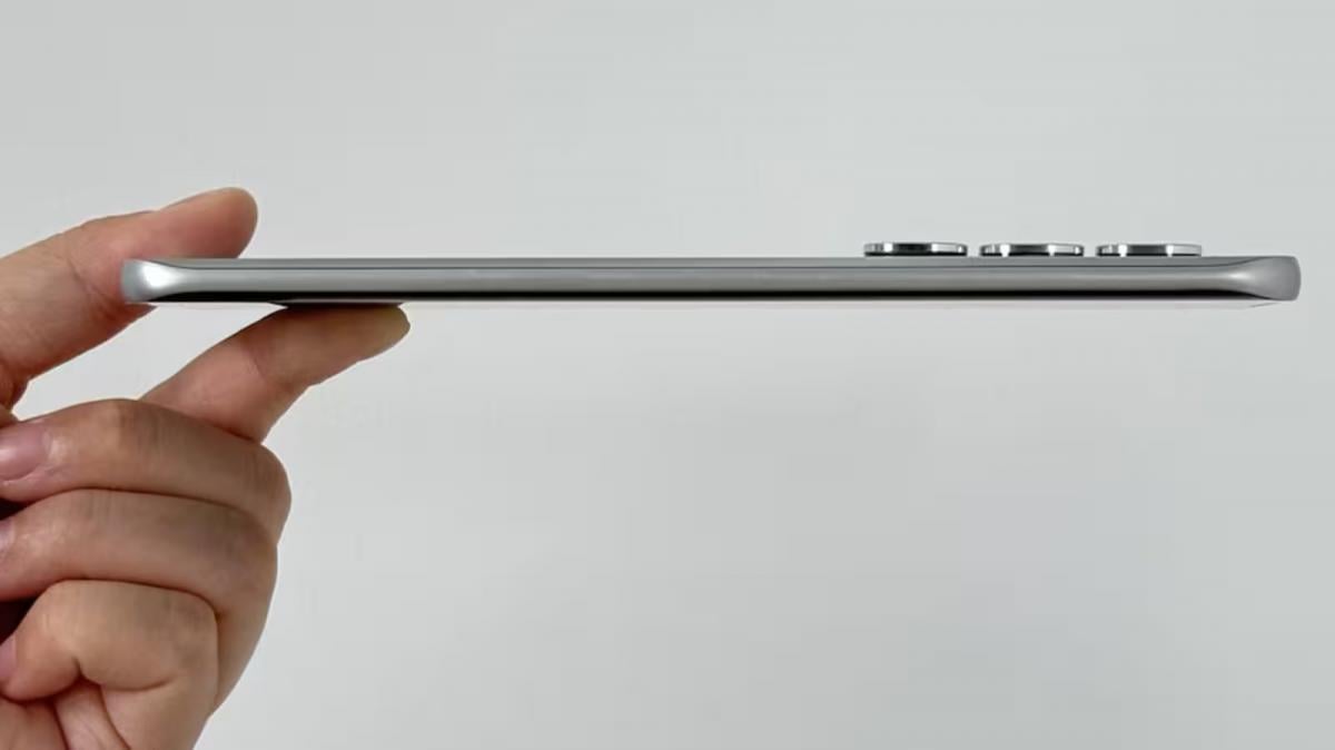 Такой же тонкий, как Galaxy S25 Edge, но дешевле: представлен Infinix Hot 60 Pro+ / фото Infinix Такой же тонкий, как Galaxy S25 Edge, но дешевле: представлен Infinix Hot 60 Pro+ / фото Infinix