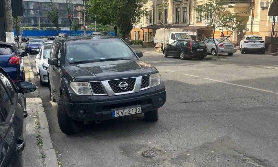 Фонд 'Паладини' звинувачує' Шабуніна у привласнені авто, яке передали для оборони країни Фонд 'Паладини' звинувачує' Шабуніна у привласнені авто, яке передали для оборони країни