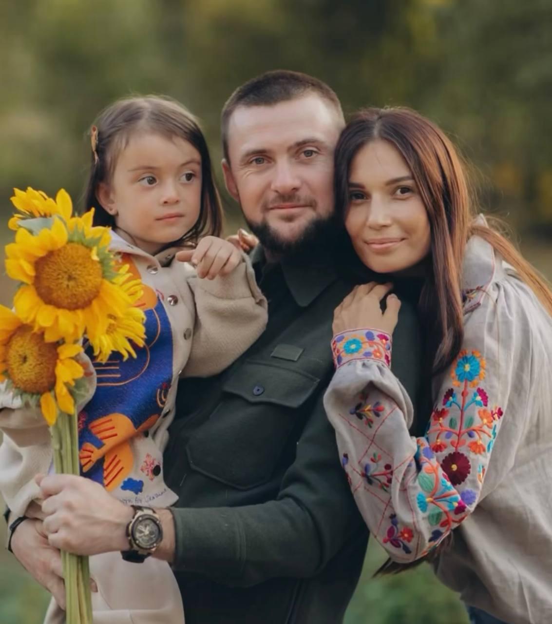 Олександр з дружиною Анною та донькою Соломією / фото інстаграм Олександра Ярмака Олександр з дружиною Анною та донькою Соломією / фото інстаграм Олександра Ярмака