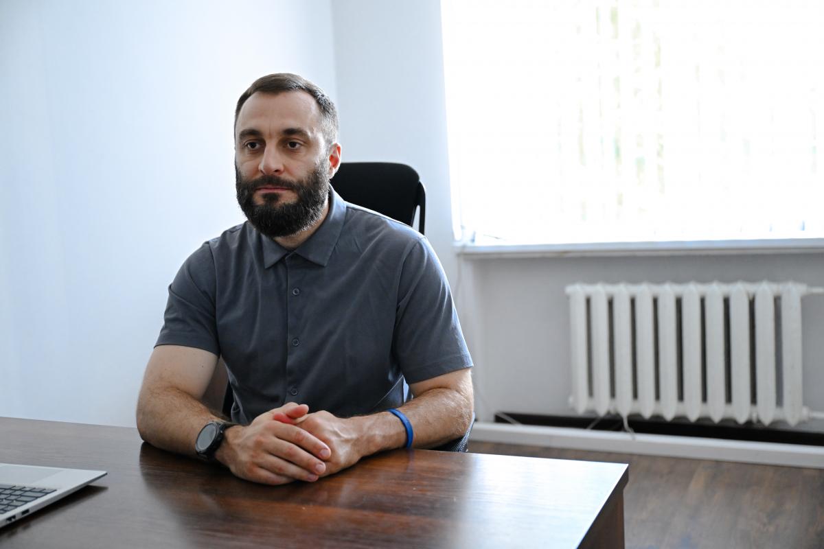 Ткаченко розповів, що Кіровоградська обласна філармонія придбала ростову ляльку Шрека майже за 50 тисяч гривень / фото УНІАН, В'ячеслав Ратинський
