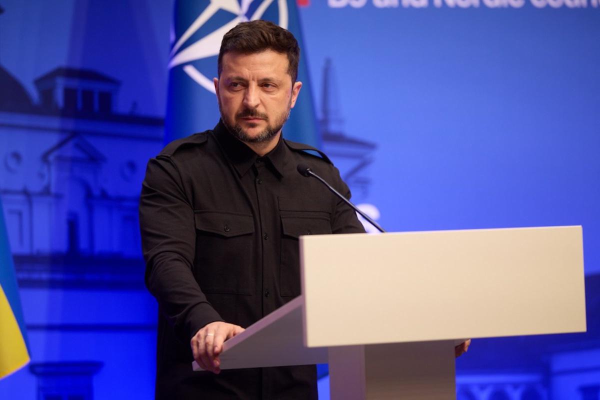 Зеленский подписал два указа о санкциях против РФ / фото president.gov.ua Зеленский подписал два указа о санкциях против РФ / фото president.gov.ua