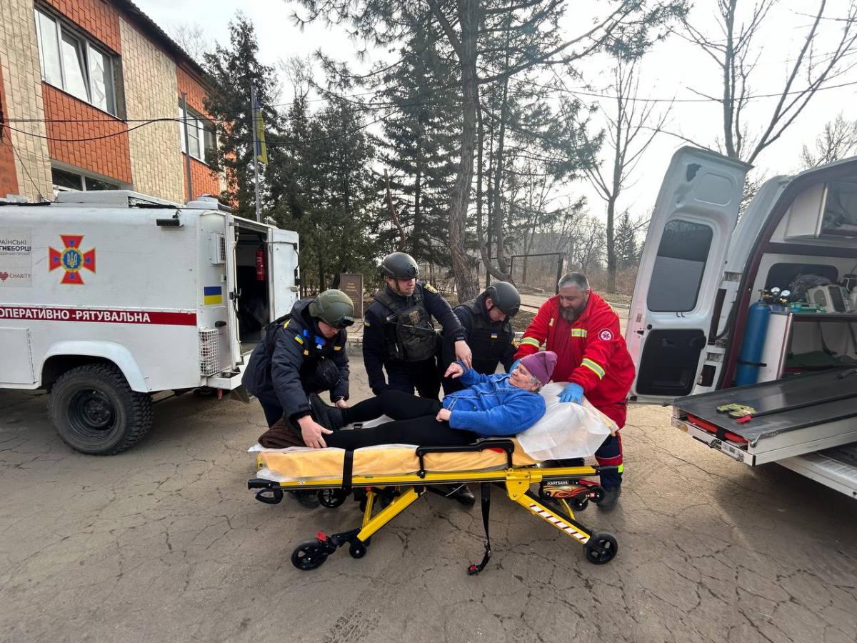 Волонтерів не зупиняли КАБи, а "вдячність" – хамство в тиловому місті \ фото надані Людмилою Кривошапкою Волонтерів не зупиняли КАБи, а "вдячність" – хамство в тиловому місті \ фото надані Людмилою Кривошапкою
