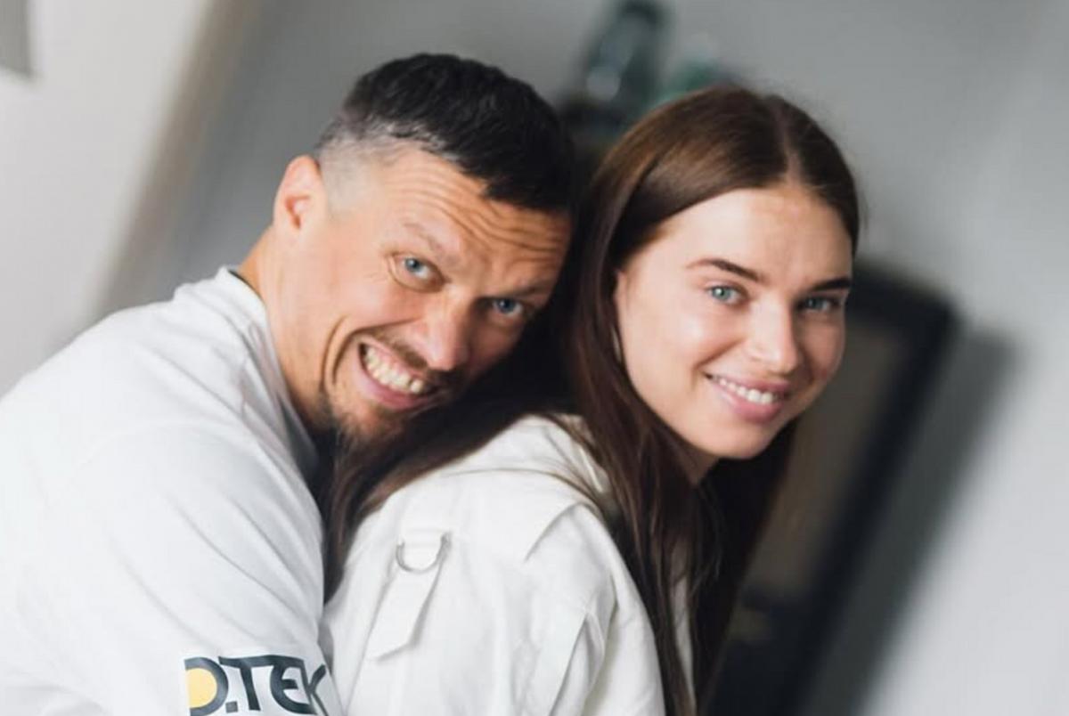 Усик із дружиною зачарували мережу романтичною фотосесією на узбережжі Іспанії/ фото instagram.com/usyk_kate1505 Усик із дружиною зачарували мережу романтичною фотосесією на узбережжі Іспанії/ фото instagram.com/usyk_kate1505