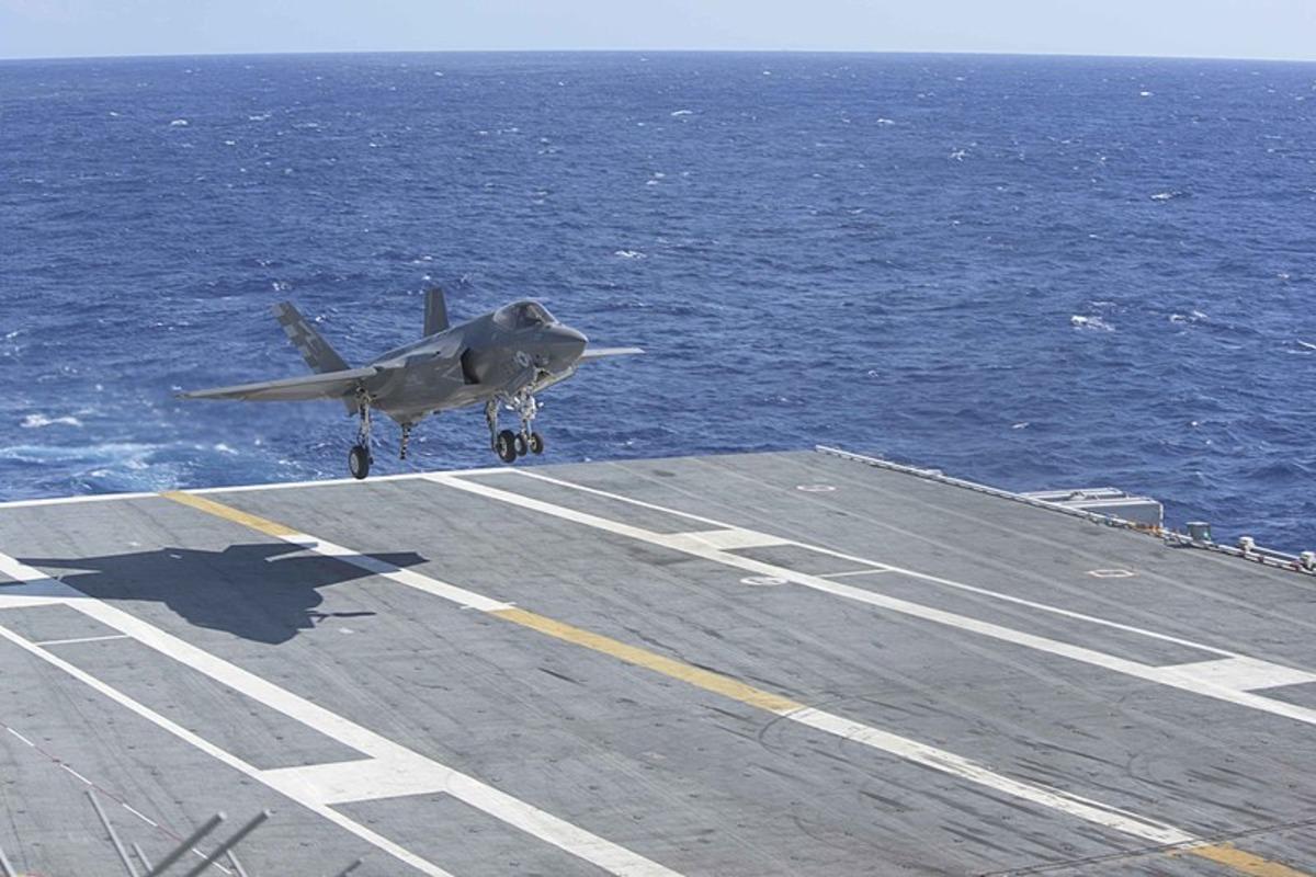 У США розбився винищувач F-35 вартістю 100 мільйонів доларів У США розбився винищувач F-35 вартістю 100 мільйонів доларів