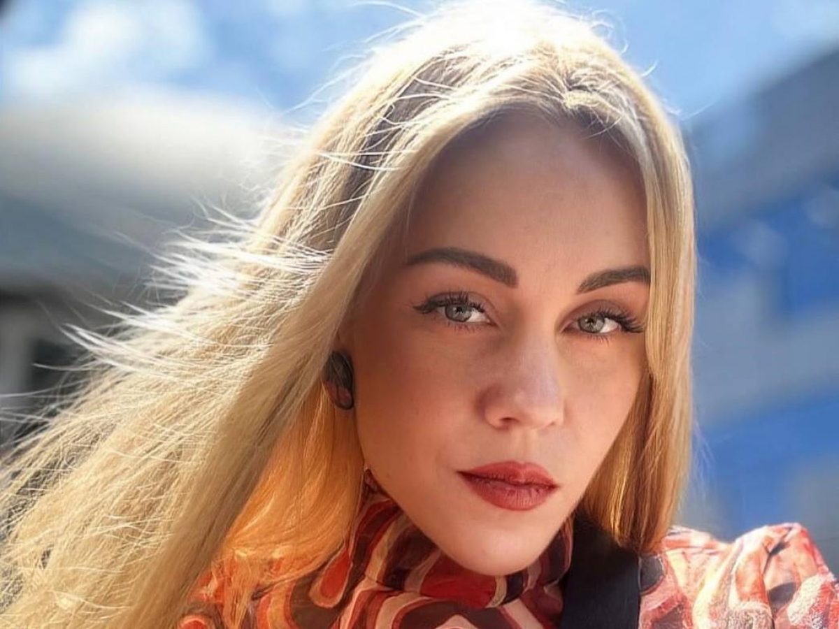 Елена Тополя призналась, кто был во время взрыва в ее квартире, которую разрушила российская ракета