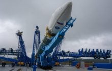 Российский спутник выпустил неизвестный объект