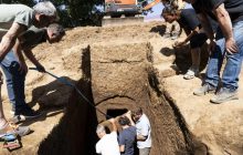 В Италии вскрыли нетронутую гробницу - она была запечатана в скале 2 700 лет (фото)