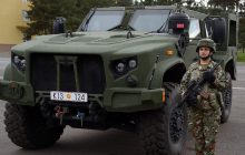 Одна країна віддала Україні всі свої танки і тепер будує армію бронеавтомобілів