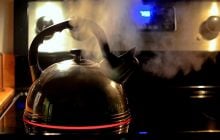 Как избавиться от накипи в чайнике: эксперт раскрыла секретный и действенный метод