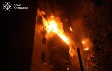 Нічний удар РФ по Одесі: у ДСНС показали кадри рятувальної операції