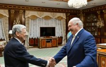 Шоты с диктатором: юрист Трампа рассказал, зачем пил водку с Лукашенко в Беларуси