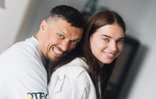 Усик із дружиною влаштували романтичний фотосет на узбережжі Іспанії: мережа в захваті