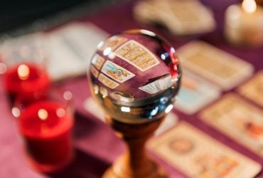 Гороскоп на неделю по картам Таро: Ракам - искушения, Стрельцам - важный урок