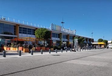 У Франції через лісові пожежі закрили один з найбільш завантажених аеропортів країни