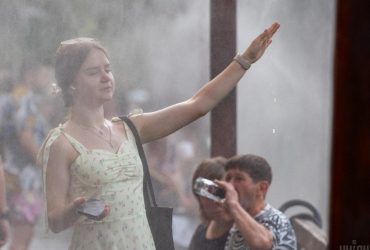 У Києві встановлять нові рамки-розпилювачі води для порятунку від спеки: перелік локацій