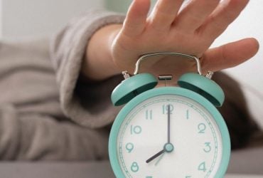 Чи будемо переводити годинники восени 2025: чого чекати цього разу