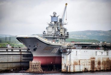Росія зупинила ремонт свого єдиного авіаносця
