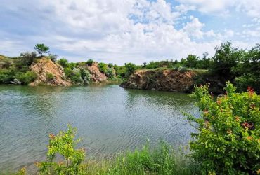 Цілющу воду звідси німці вивозили ешелонами: де в Україні розташоване Срібне озеро